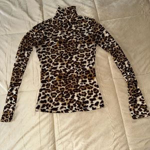 Leopard long sleeve turtle neck